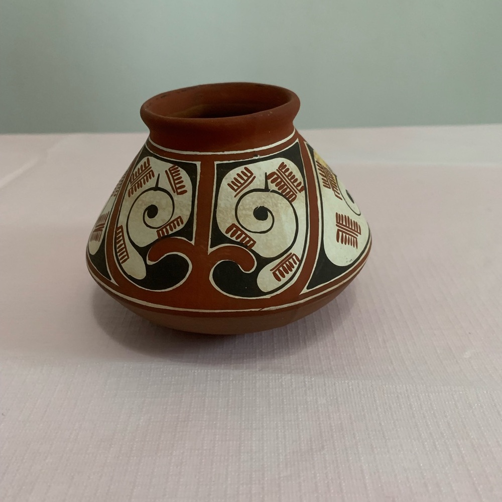Quibor Lara Pottery Venezuelan Bud Vase Hand Painted